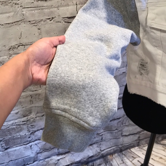 Blank NYC white denim jacket with jersey sleeves - Picture 3 of 8